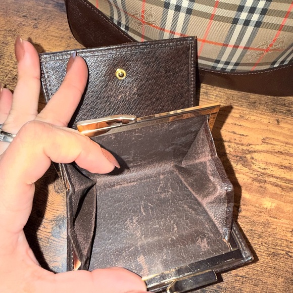 Burberry Checkered Brown and Tan vintage bag and matching wallet! - Picture 14 of 14